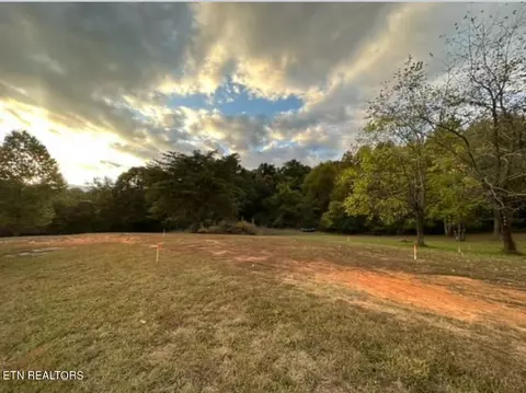623 Ogalla Dr, Seymour, TN 37865