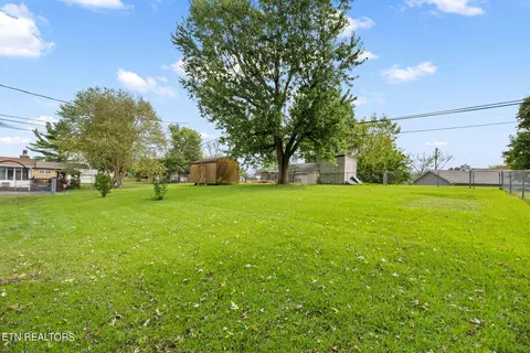 Exterior - 7608 Cranley Rd, Powell, TN 37849 photo 5 of 8