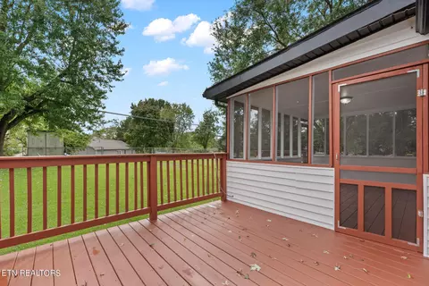 Exterior - 7608 Cranley Rd, Powell, TN 37849 photo 4 of 8