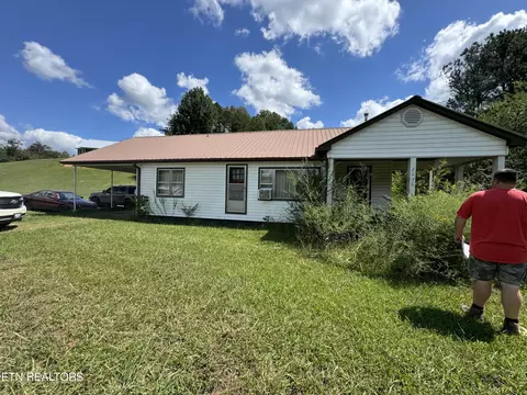 2046 Hartford Rd, Cosby, TN 37722