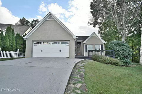 2121 Dana Ln, Knoxville, TN 37923