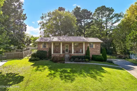 1843 Plumb Creek Cir, Knoxville, TN 37932