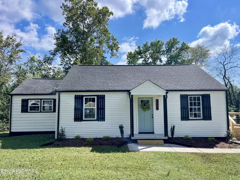 206 N Laurel Cir, Knoxville, TN 37912