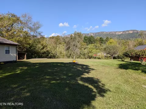 Exterior - 131 Morley Dr, Ewing, VA 24248 photo 3 of 11