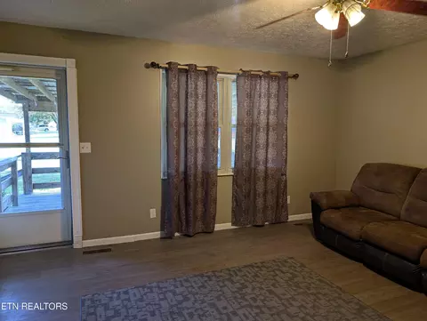 Living - 131 Morley Dr, Ewing, VA 24248 photo 2 of 4