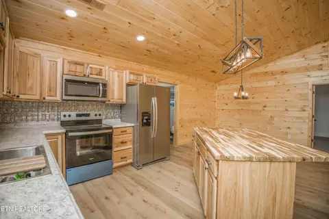 Kitchen - 161 Duke Ln, Luttrell, TN 37779 photo 3 of 3