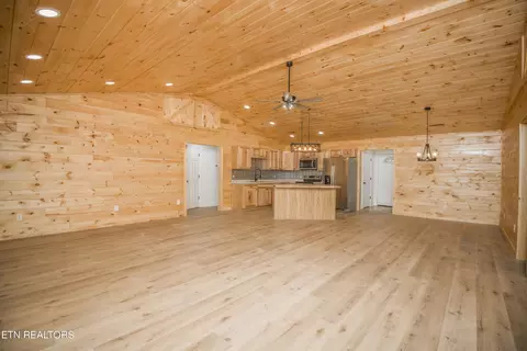 Living - 161 Duke Ln, Luttrell, TN 37779 photo 2 of 4