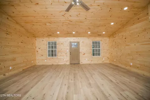 Living - 161 Duke Ln, Luttrell, TN 37779 photo 3 of 4