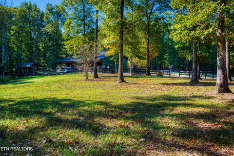 70 Bluff View Loop, Allardt, TN 38504 photo 3