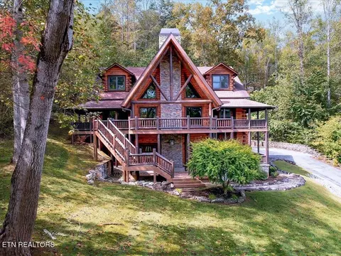 674 Mystic Star Dr, New Tazewell, TN 37825