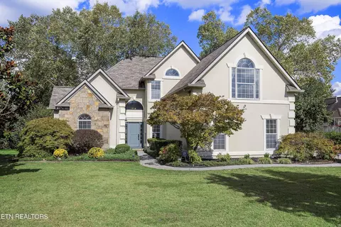 2520 Silverstone Ln, Knoxville, TN 37932