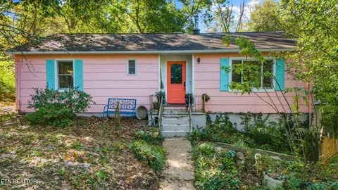 5307 Rebecca Ln, Knoxville, TN 37920