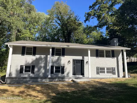 7733 Sabre Dr, Knoxville, TN 37919