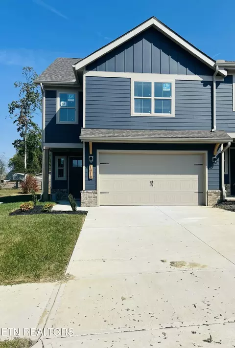 1418 Mountain Quail Cir, Maryville, TN 37801