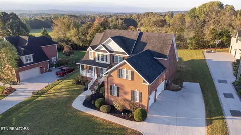 1731 Inverness Dr, Maryville, TN 37801