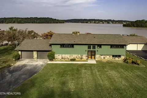 3860 Brooksview Rd, Lenoir City, TN 37772