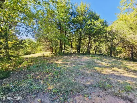 2976 W Buttermilk Rd, Lenoir City, TN 37771