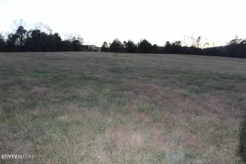 1517 Towe String Rd, Jacksboro, TN 37757