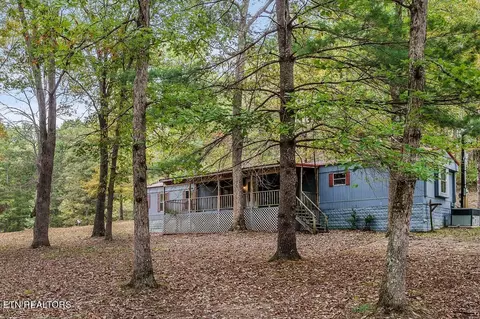 1999 Appletree Ln, Monterey, TN 38574