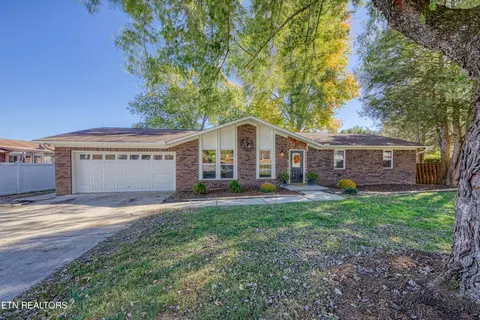 4704 Zirkle Dr, Knoxville, TN 37918