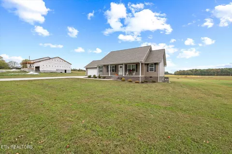 Exterior - 2575 Wildcat Rd, Sparta, TN 38583 photo 4 of 7