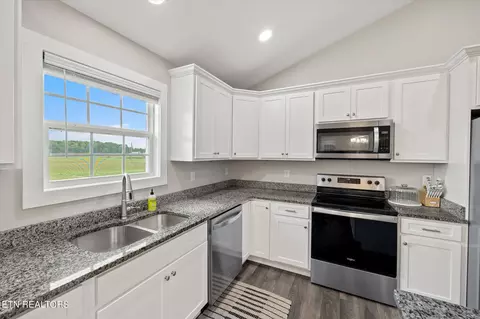 Kitchen - 2575 Wildcat Rd, Sparta, TN 38583 photo 3 of 3