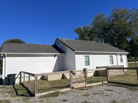 Exterior - 400 Dotson Rd, Greenback, TN 37742 photo 3 of 7