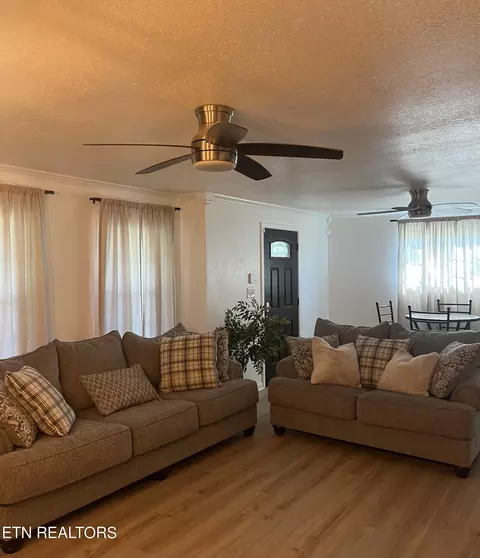 Living - 400 Dotson Rd, Greenback, TN 37742 photo 2 of 2
