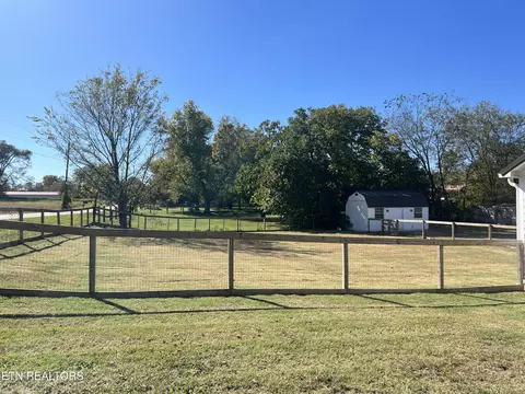 Exterior - 400 Dotson Rd, Greenback, TN 37742 photo 7 of 7
