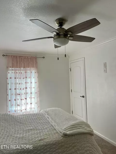 Bedroom - 400 Dotson Rd, Greenback, TN 37742 photo 3 of 8