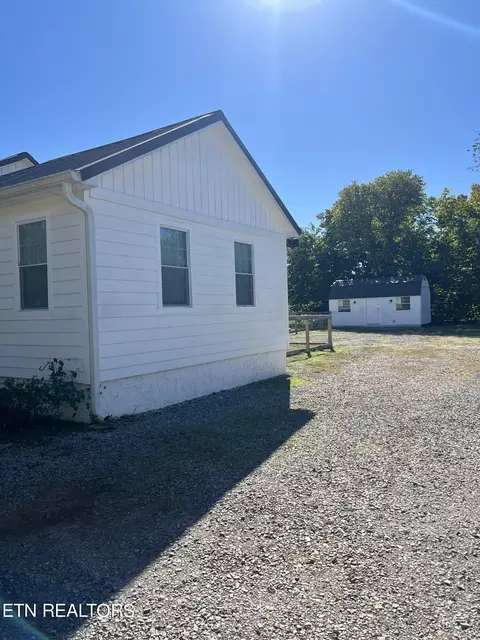 Exterior - 400 Dotson Rd, Greenback, TN 37742 photo 4 of 7