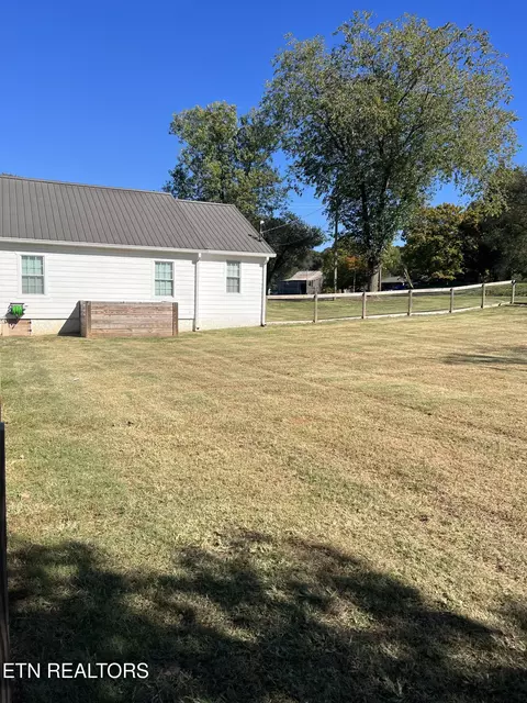 Exterior - 400 Dotson Rd, Greenback, TN 37742 photo 5 of 7
