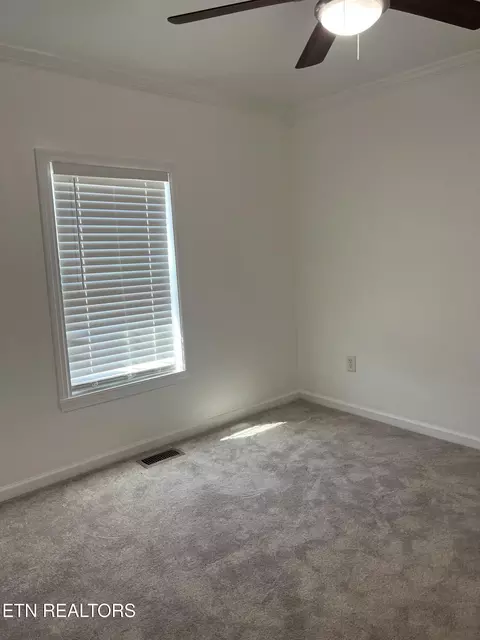 Bedroom - 400 Dotson Rd, Greenback, TN 37742 photo 5 of 8