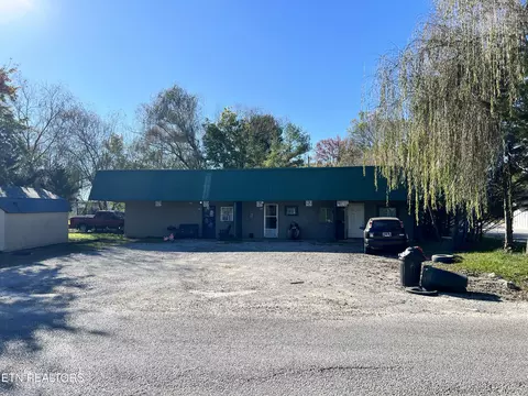 Stanley St, Oneida, TN 37841