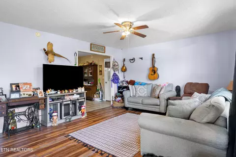 151 Mcdeerman Rd, Jacksboro, TN 37757 photo 6