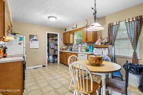 151 Mcdeerman Rd, Jacksboro, TN 37757 photo 7