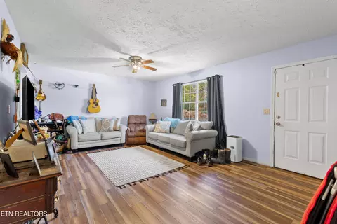 151 Mcdeerman Rd, Jacksboro, TN 37757 photo 3
