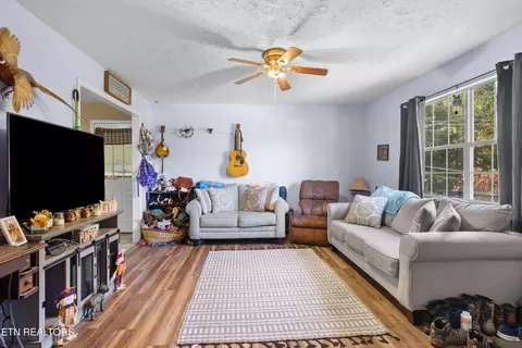 151 Mcdeerman Rd, Jacksboro, TN 37757 photo 4