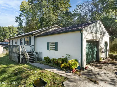 151 Mcdeerman Rd, Jacksboro, TN 37757 photo 2