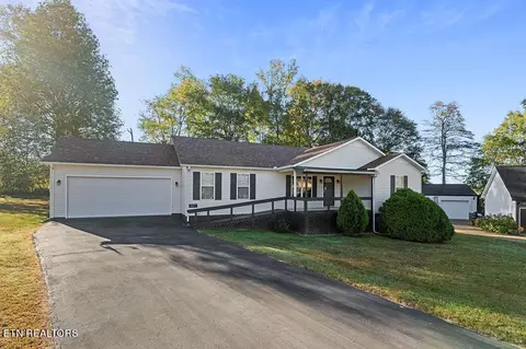 227 Prosperity Ln, Sparta, TN 38583