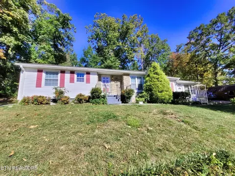 5514 S Briscoe Cir, Knoxville, TN 37912