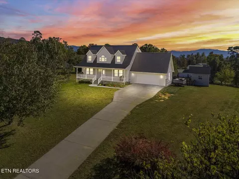 2833 English Valley Ln, Sevierville, TN 37876