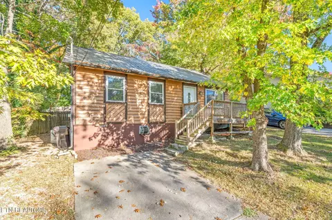 1614 Woodpointe Dr, Knoxville, TN 37931