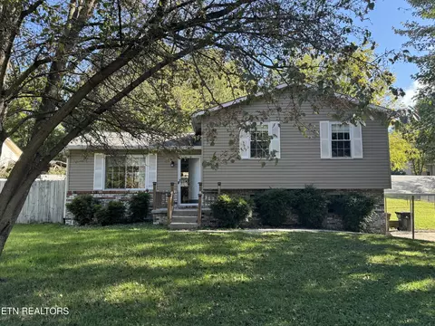 6220 Robin Heights Dr, Knoxville, TN 37921