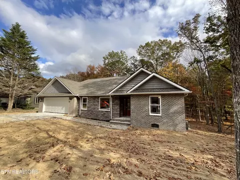 39 Bingham Ln, Crossville, TN 38558