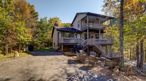 930 Hideaway Hills Cir, Sevierville, TN 37862