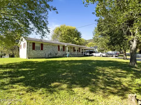 313 Eagle Bluff Rd, Jacksboro, TN 37757 photo 1