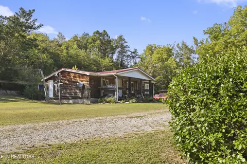 291 Howard Rd, La Follette, TN 37766