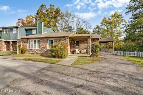 104 Hampshire Cir, Oak Ridge, TN 37830