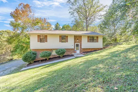 258 Woodland Dr, Harriman, TN 37748